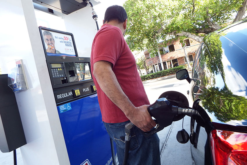 Informe semanal de AAA anticipa subirá el precio de la gasolina en Florida