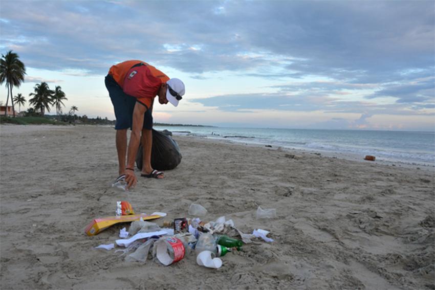 Invierten 28 millones de euros para limpiar las playas en Cuba
