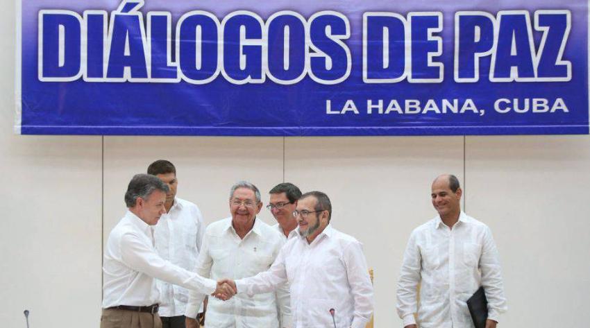 En La Habana se pactó un gobierno con los narcotraficantes, denuncia el ex presidente colombiano Álvaro Uribe