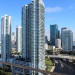 Giro inesperado en EE.UU.: estas 8 ciudades ahora favorecen a quienes quieren comprar casa ciudad-miami-vivienda