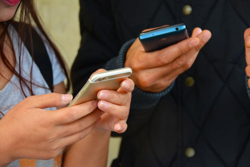 Cuba fabrica telefono celular con un precio por encima de los 16 mil pesos