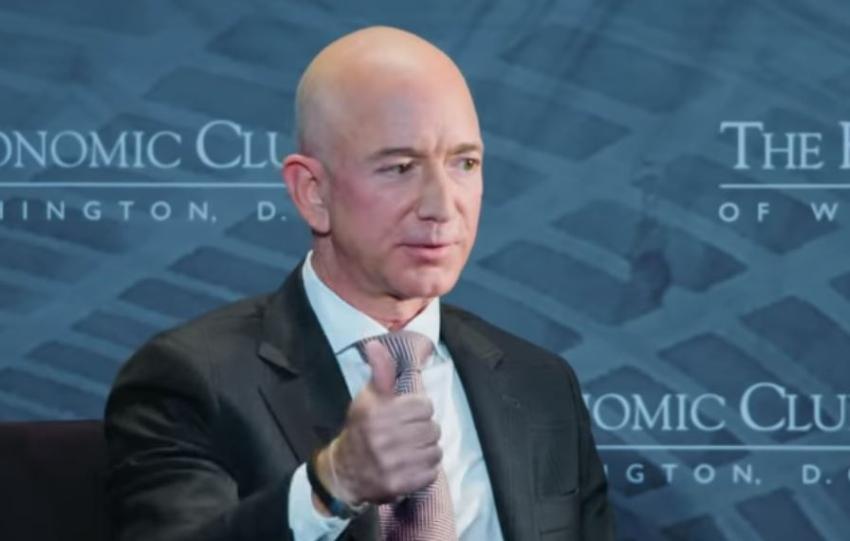 Jeff Bezos se retira como CEO de Amazon