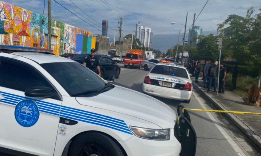 Tiroteo en Miami deja a un ladrón muerto muerto y al otro detenido por cargo de asesinato en segundo grado, según la policía