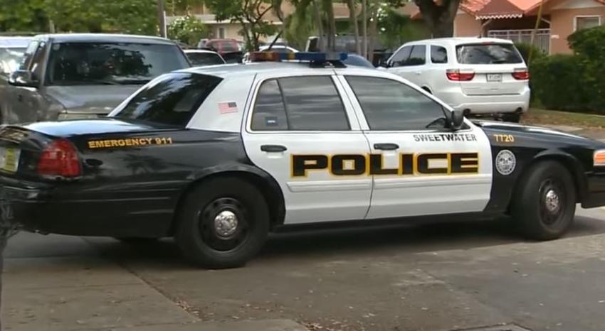 Un policía de Sweetwater fuera de servicio es hospitalizado después de accidente en el suroeste de Miami-Dade