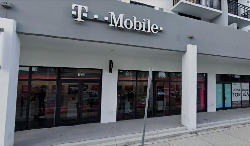 Compañía T-Mobile fue víctima de robo de datos
