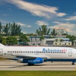 Esta semana llega un vuelo a La Habana desde Bahamas con 16 migrantes irregulares cubanos deportados bahamas-air