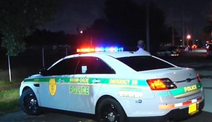 Detienen a un padre después de que su hijo muriera de un disparo en una casa en Kendall