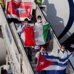 Trabajo forzoso bajo bata blanca: Italia alerta sobre la explotación de médicos cubanos y posibles sanciones internacionales medicos cubanos llegando a la Isla