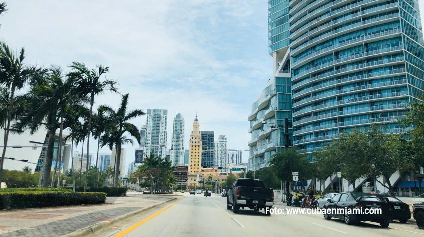Miami-Dade aprueba la entrega de tarjetas de identificación para indocumentados