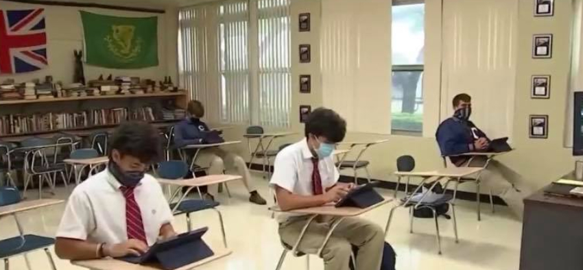 Estudiantes de las escuelas públicas de Miami-Dade regresan a las aulas para el primer día de clases este lunes