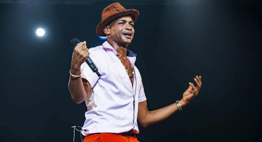 Descemer Bueno pide ayuda internacional para sacar a su familia de Cuba
