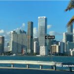 Nueve ciudades de Miami-Dade anuncian aumentos en el impuesto a la propiedad: Pinecrest lidera con un alza del 64 % miami-brickell-key-biscayne