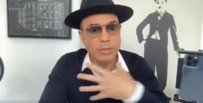 Confiesa Alexis Valdés en su libro que fue víctima de abuso físico