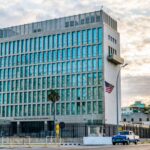 Alerta desde La Habana: embajada de EE.UU advierte a sus ciudadanos del deterioro de todos los servicios en la isla derivados de la crisis económica embajada-estados-unidos-cuba