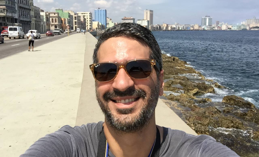 Cineasta cubano Alejandro Brugués fichado por Netflix para dirigir película de terror