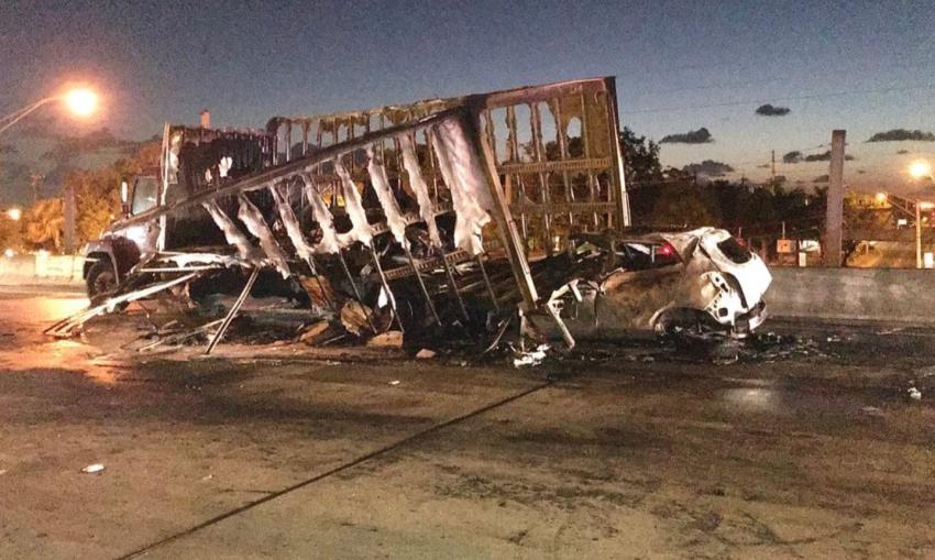 Conductor muere quemado atrapado dentro de su vehículo tras accidente en el I-95 en Miami