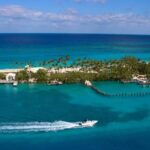 Policía de Bahamas busca a ciudadana estadounidense que cayó al mar mientras viajaba con su esposo en un bote bahamas