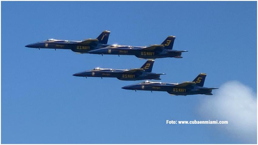 Los aviones de los Blue Angels se lucen en el Fort Lauderdale Air Show 2021