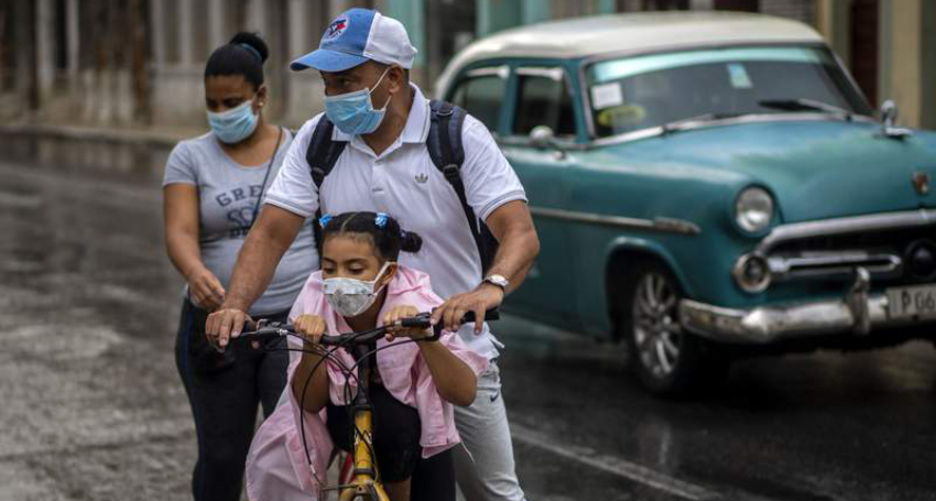 Cuba empezará a vender mascarillas de producción nacional en las tiendas en dólares