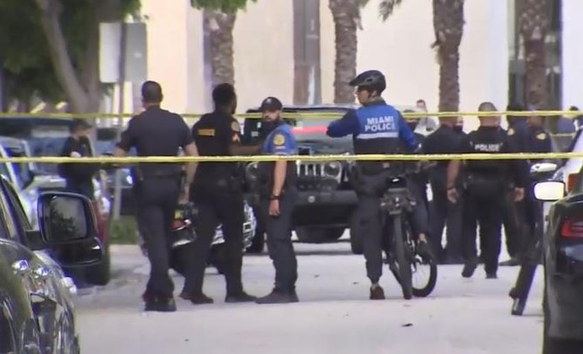 Dos personas se defienden disparando a un hombre que intentaba robarles en Midtown Miami