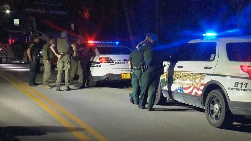 Adolescentes de Florida de 12 y 14 años disparan contra policías con rifles AK-47 tras atrincherarse en una vivienda