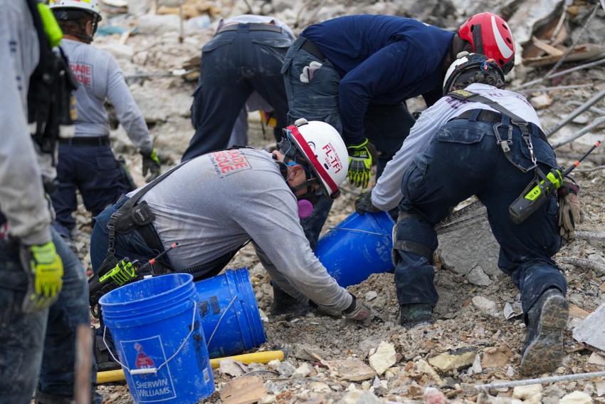 Identifican a dos cubanas más entre los cuerpos recuperados entre los escombros en Surfside