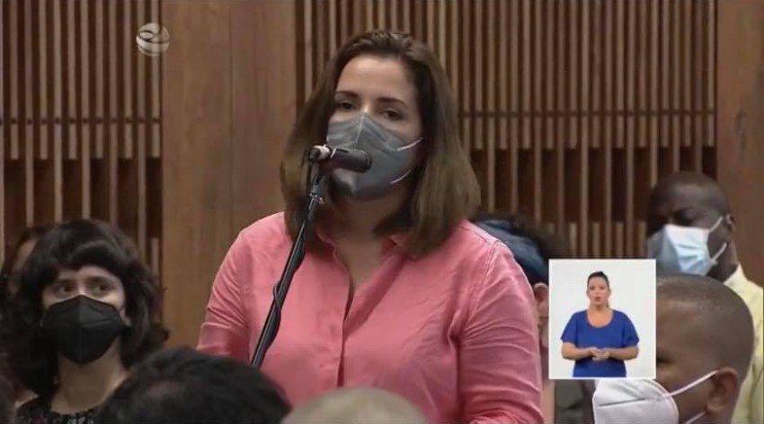 Periodista oficialista Cristina Escobar: "Nuestras cámaras no salieron el 11J, la orientación fue defender el edificio del ICRT"