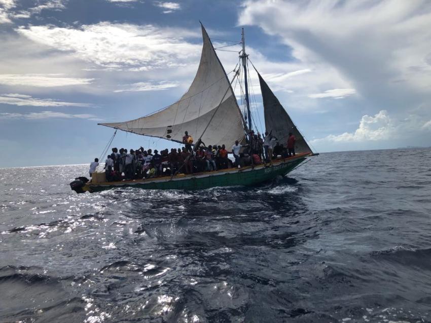 Guardia Costera intercepta barco con 80 inmigrantes cerca de las costas de Miami