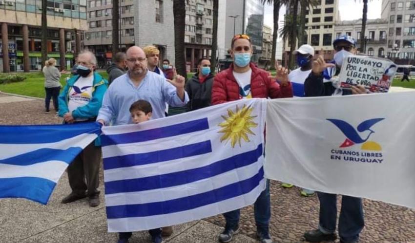Cubanos en Uruguay se manifiestan para agradecer al presidente Lacalle Pou por enfrentarse a Díaz-Canel