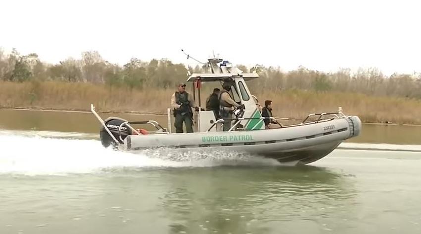 Rescatan a cuatro cubanos incluido 2 niños en el Río Bravo tratando de llegar a Estados Unidos