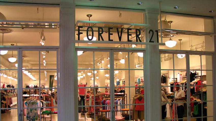 Un hombre en Miami Beach provoca un caos en una tienda en Lincoln Road