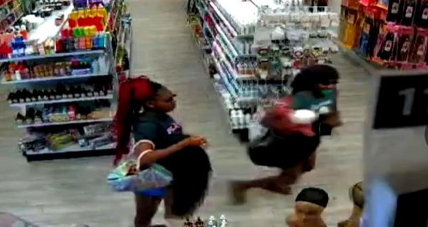 Tres mujeres captadas en cámara robando en una tienda de productos de belleza en el Sur de la Florida