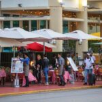 Miami conquista a los foodies: TripAdvisor la coloca entre las 5 mejores ciudades para comer en EE. UU restaurantes-ocean-drive-miami-beach