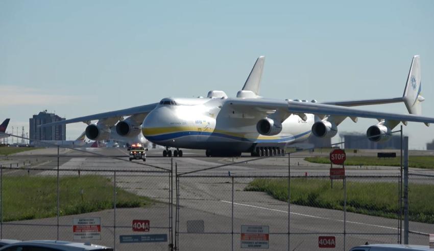 Ataque ruso destruye en Ucrania al avión más grande del mundo