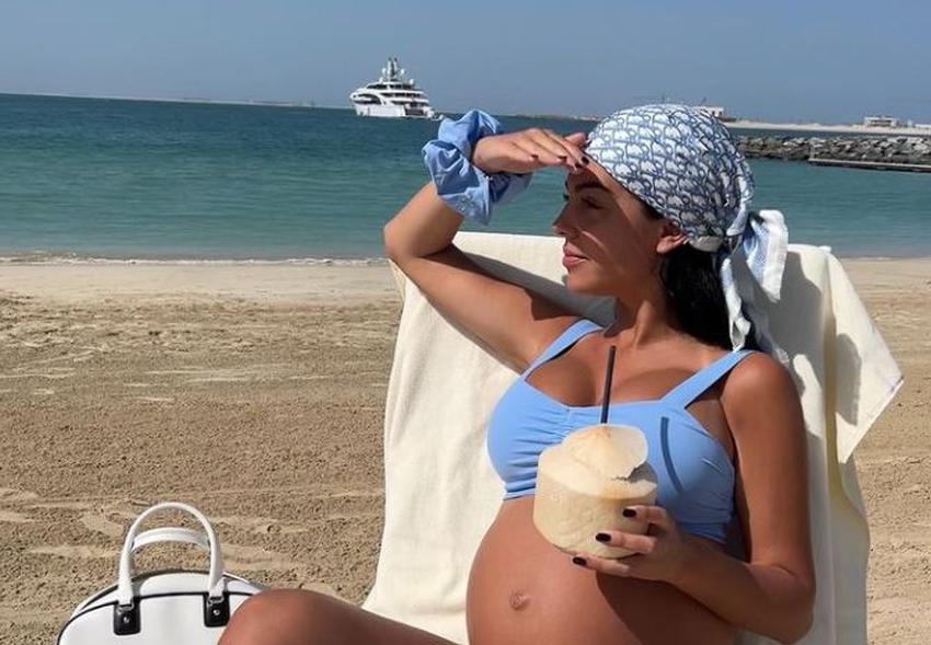 Georgina Rodríguez, pareja de Cristiano Ronaldo muestra su avanzado embarazo en una tranquila playa en Dubái