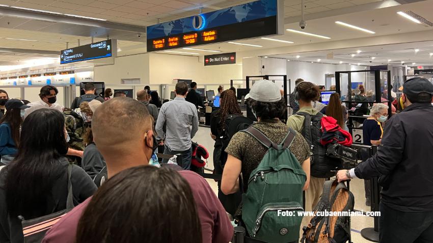 Aeropuerto de Miami reporta un incremento de pasajeros y se esperan más en los próximos días