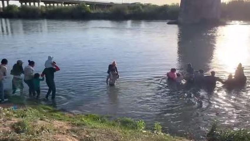 Niños arrastrados por las aguas del Río Bravo son rescatados por cubanos
