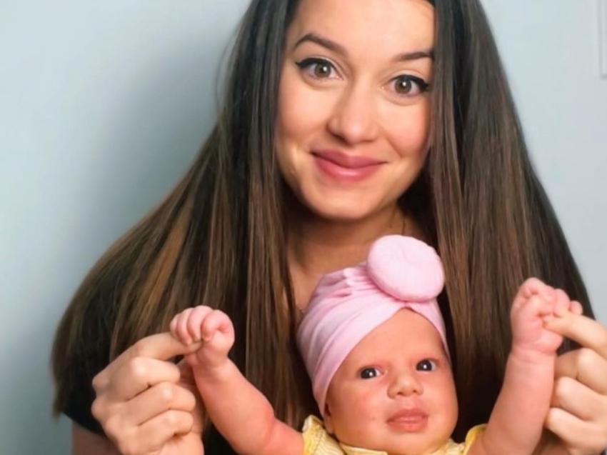 Actriz cubana Laura Treto cada vez más enamorada de su hija