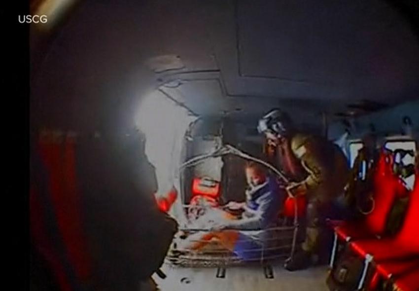 En cámara el rescate de 7 personas en Florida que su bote fue impactado por un rayo