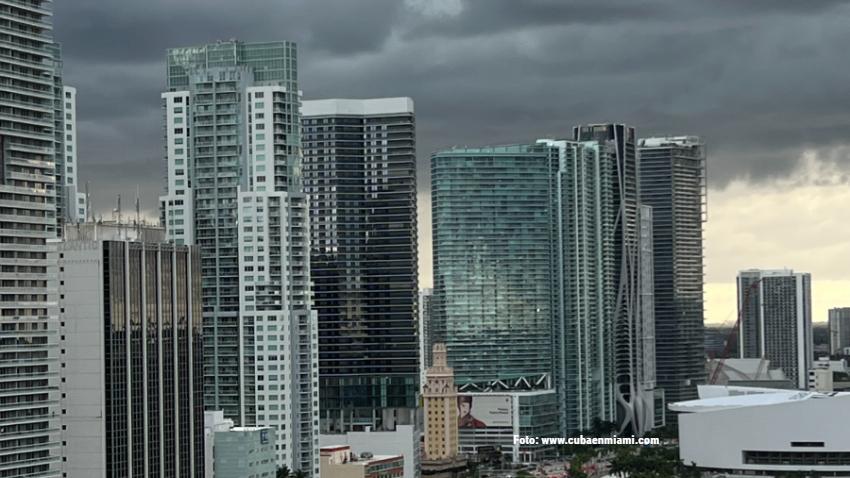 Decretan vigilancia de tormenta tropical para el Sur de la Florida