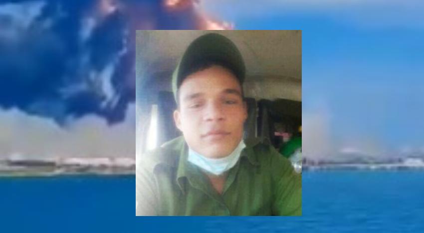 Familiares y amigos despiden al joven  que cumplía el Servicio Militar como bombero fallecido en el incendio de Matanzas