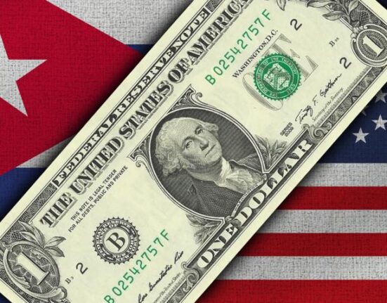 Cuba amaneció con el valor del dólar a 155 pesos en el Mercado informal