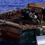 Crisis en Cuba impulsa nuevas salidas por mar: seis migrantes quedan bajo custodia en Gran Caimán balsas cubanas