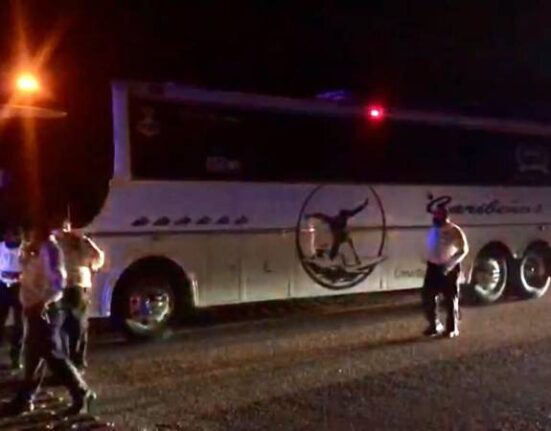 Persecución policial termina con la detención de 40 migrantes cubanos en México