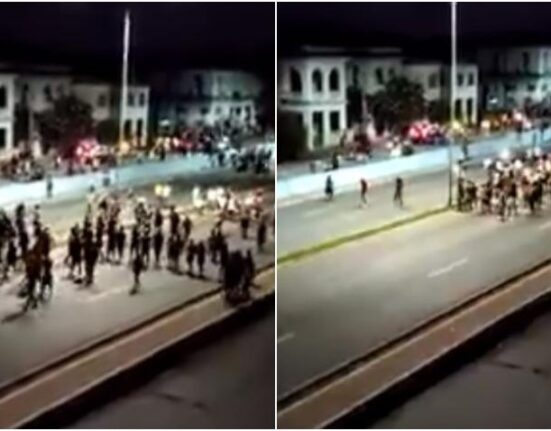 Cubanos en La Habana en las calles pidiendo libertad