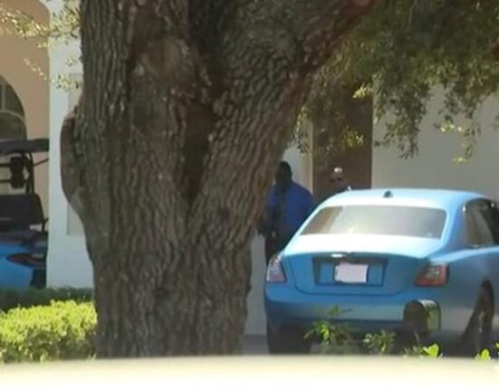 Balean fuera de su casa a un hombre en Miami-Dade