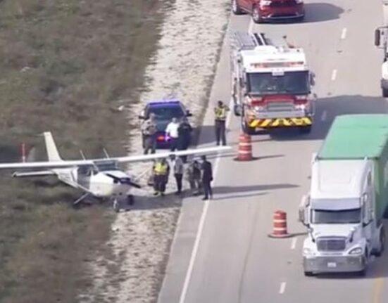 Avión realiza aterrizaje de emergencia en autopista del Sur de la Florida