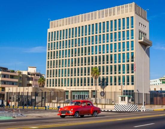 La embajada de Estados Unidos en Cuba advierte a tener cuidado con las estafas con el nuevo programa de parole