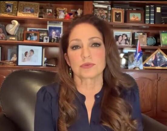 Cantante cubanoamericana Gloria Estefan entra en el salón de la fama de compositores de Estados Unidos