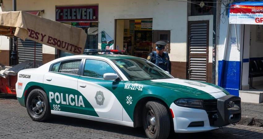Dos encapuchados penetran en un hotel de México y disparan contra un cubano causándole heridas graves policia-mexico